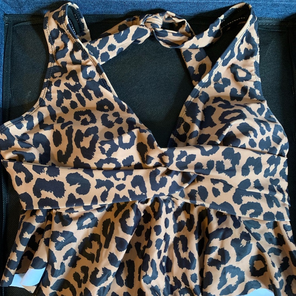 SHEIN NWOT Leopard print Bikini Top